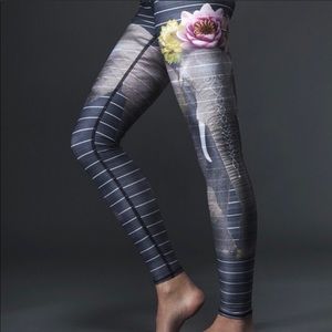 Teeki Love the Elephant leggings